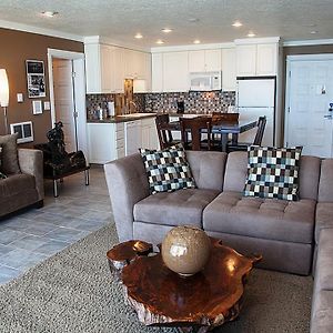 One-Bedroom King Suite